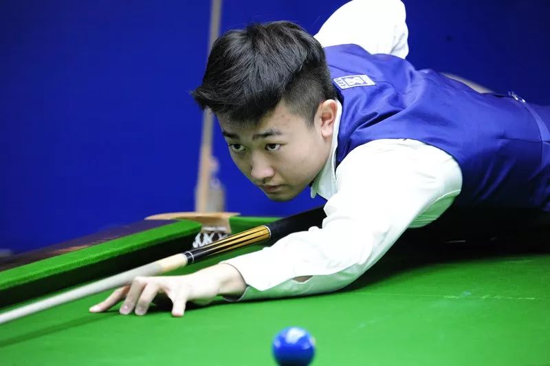 三分线外的 三分线外的