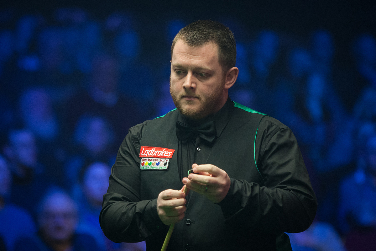 他表示在亚 他表示在亚